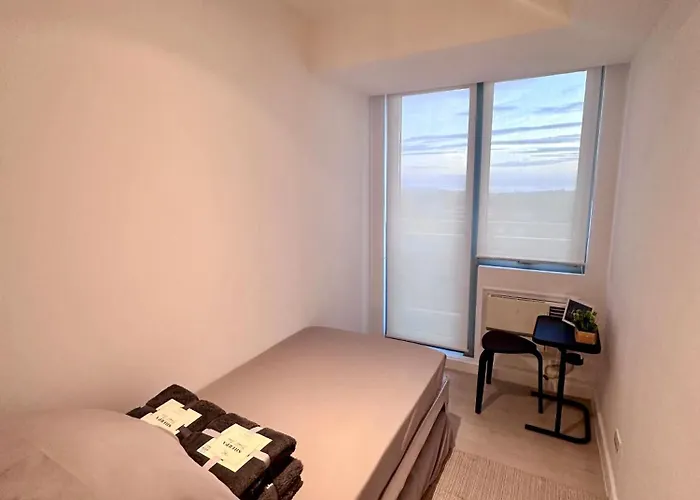 Azure 2br 1ba With View Balcony And Free Parking شقة مانيلا