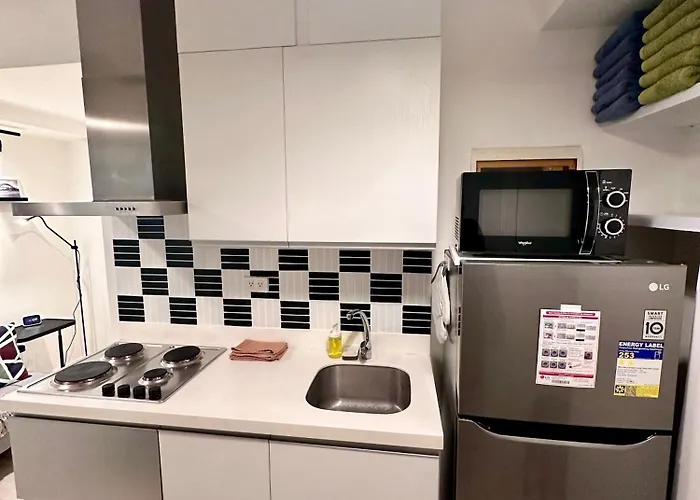 Azure 2br 1ba With View Balcony And Free Parking