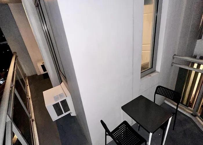 Azure 2br 1ba With View Balcony And Free Parking شقة مانيلا